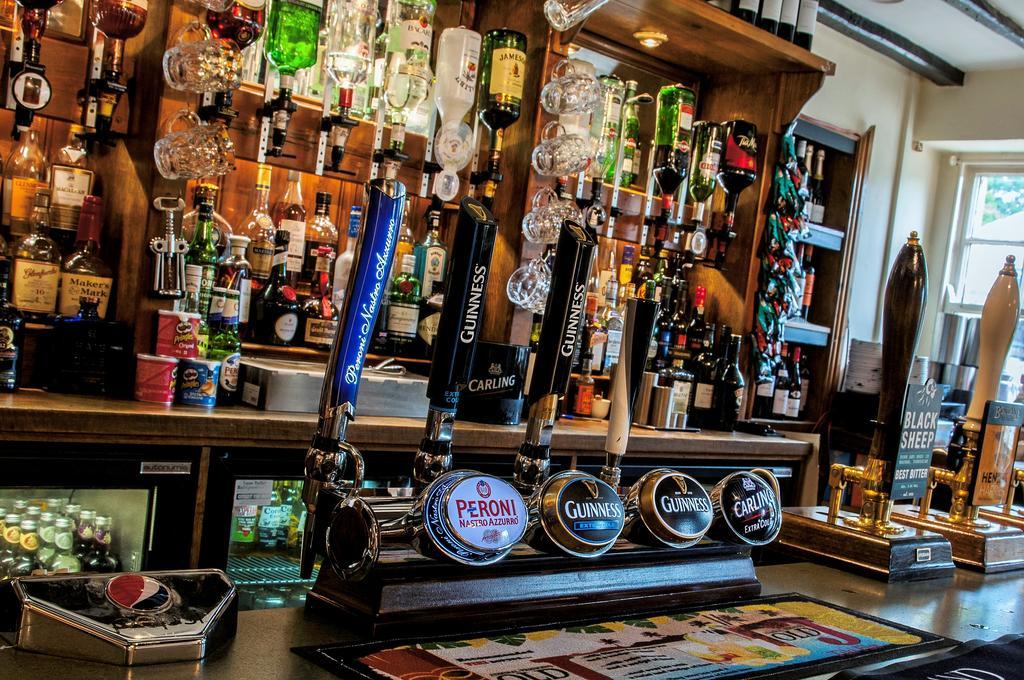 The Fleece Inn Shireshead Extérieur photo